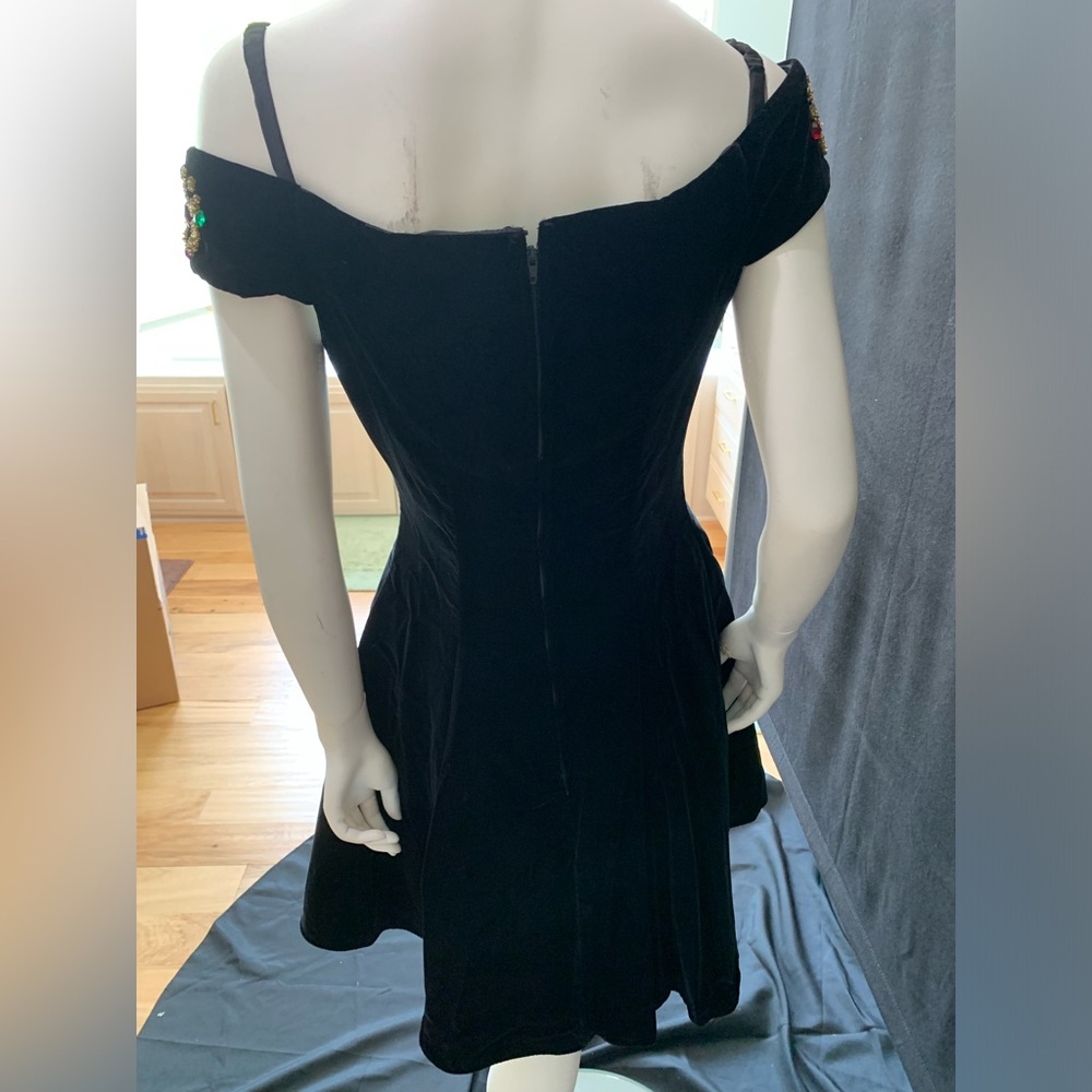 Zum Zum Vintage Black Velvet mini dress. Size:Small - Picture 2 of 8